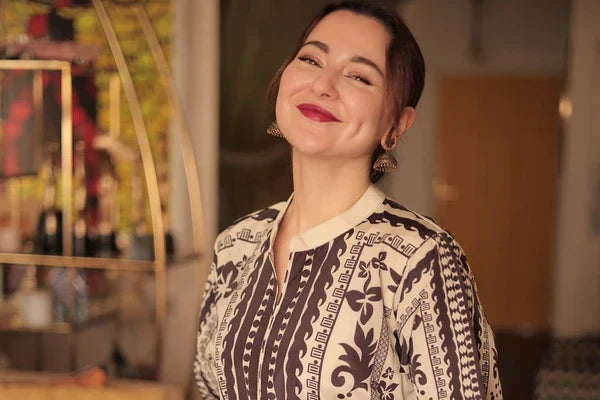 Indoor Glam: Embracing Traditional Prints