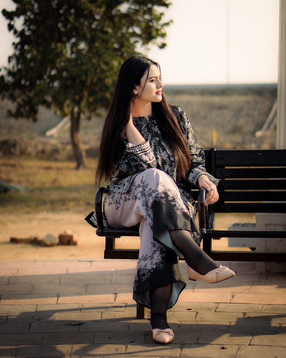 Black and White Floral Elegance