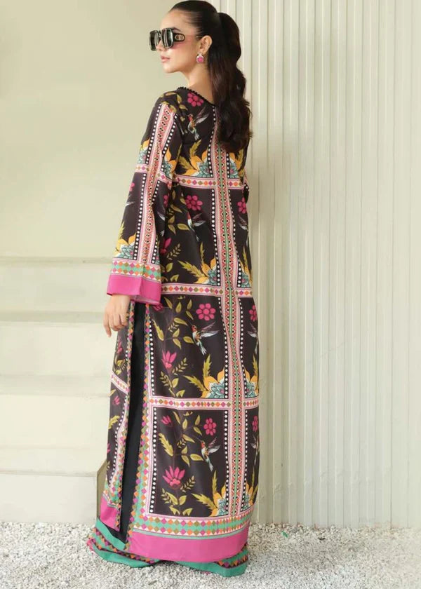 Hummingbird Hues: Head-Turning Style